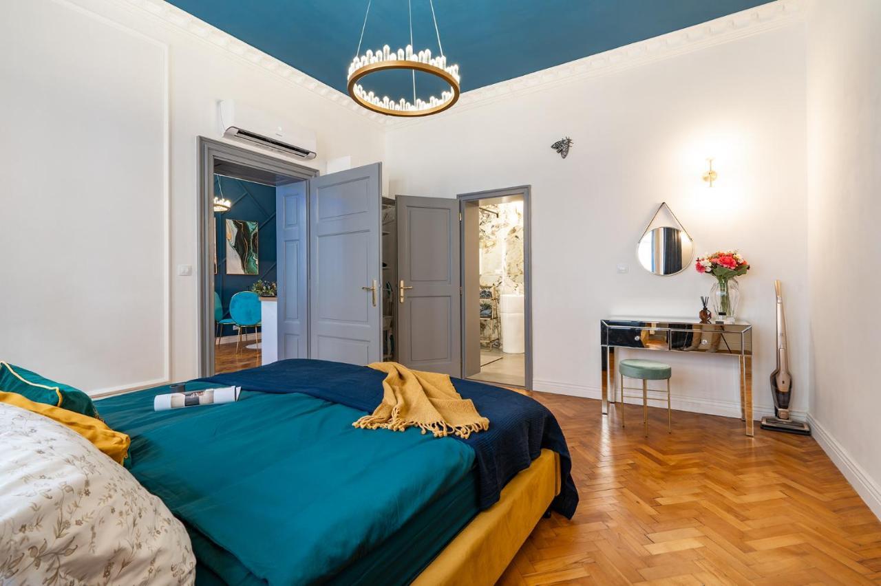 Charles Bridge Suite By Riverside Prague Exterior photo